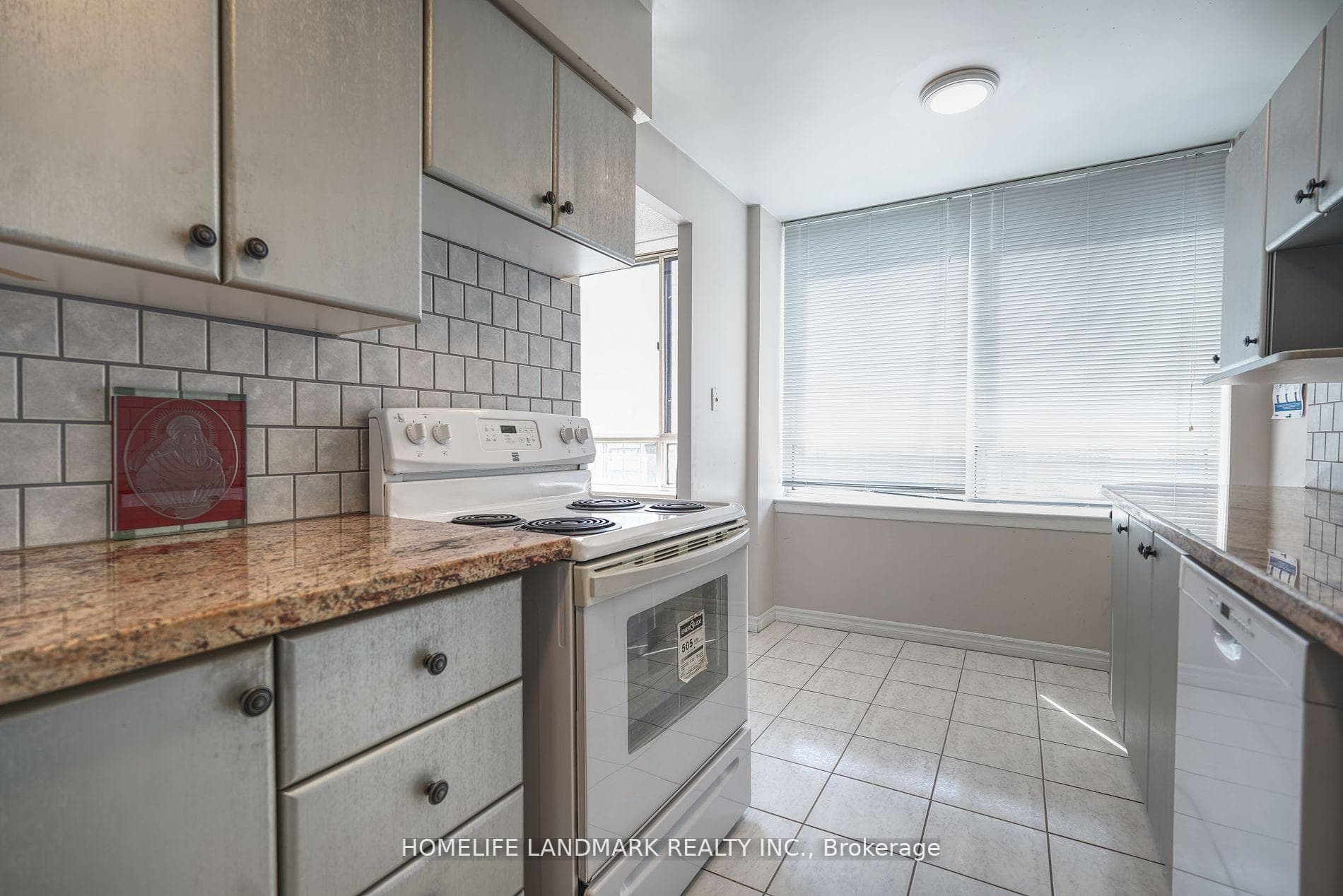 633 Bay Street Unit 1613 photo 11