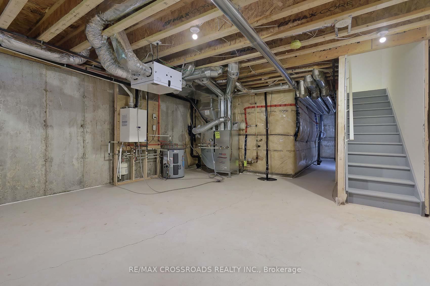 1344 Kobzar Drive photo 40