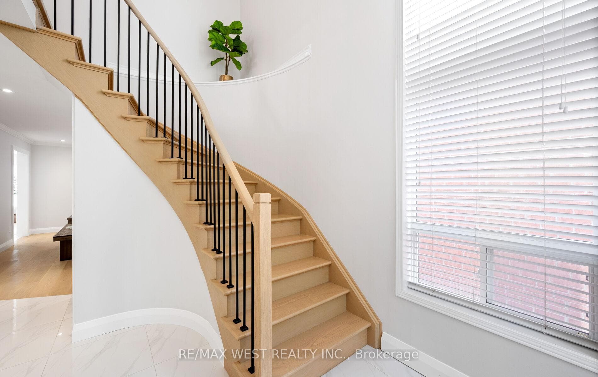 11 Beehive Drive photo 9