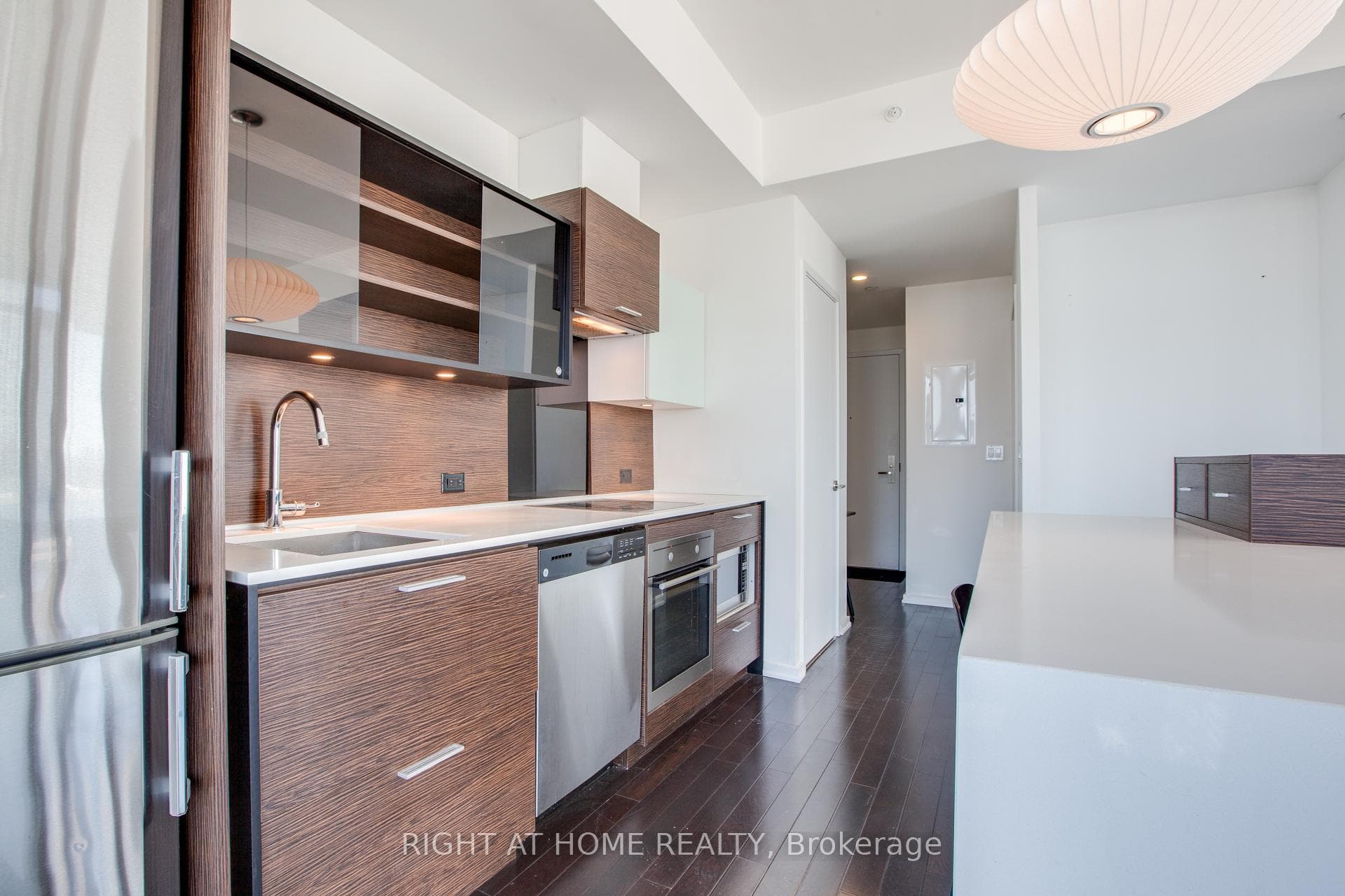 75 St Nicholas Street Unit 3008 photo 8