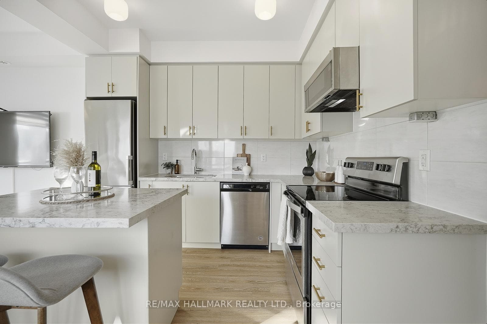 1711 Pure Springs Boulevard Unit 101 photo 14