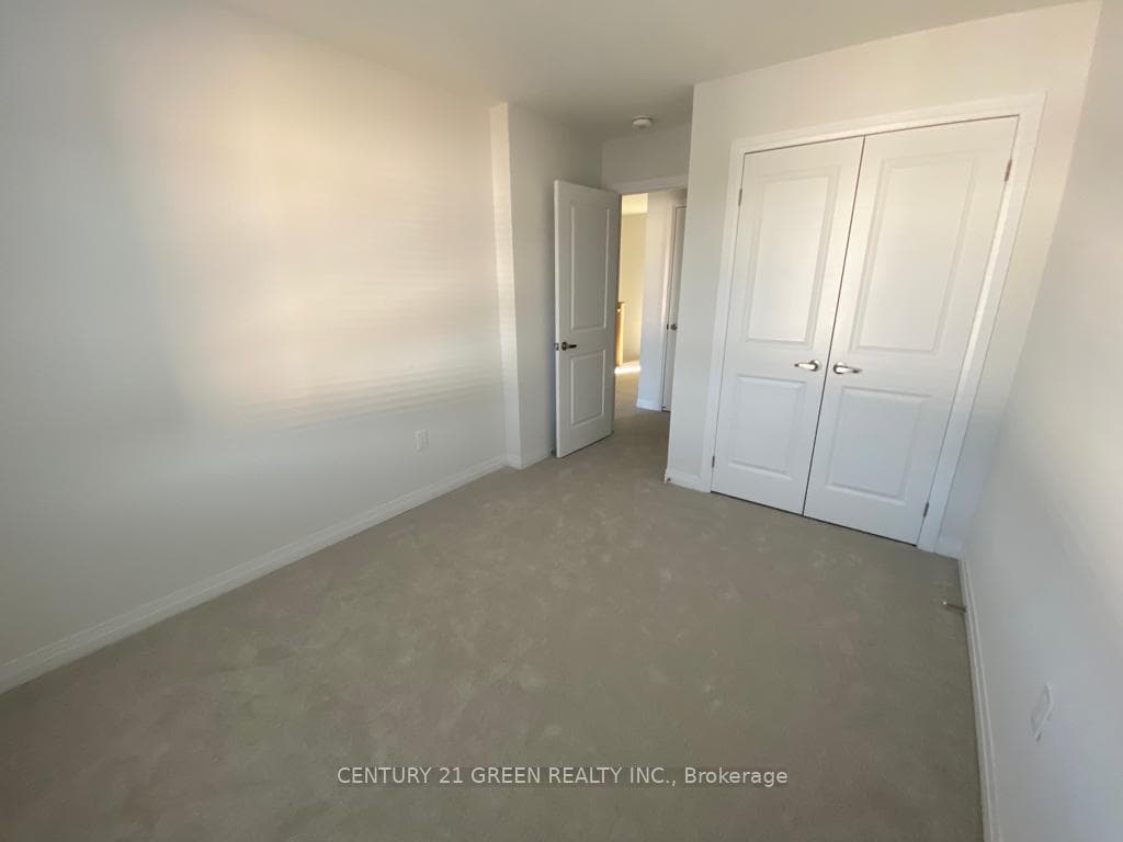 51 Sparrow Avenue Unit 23 photo 12