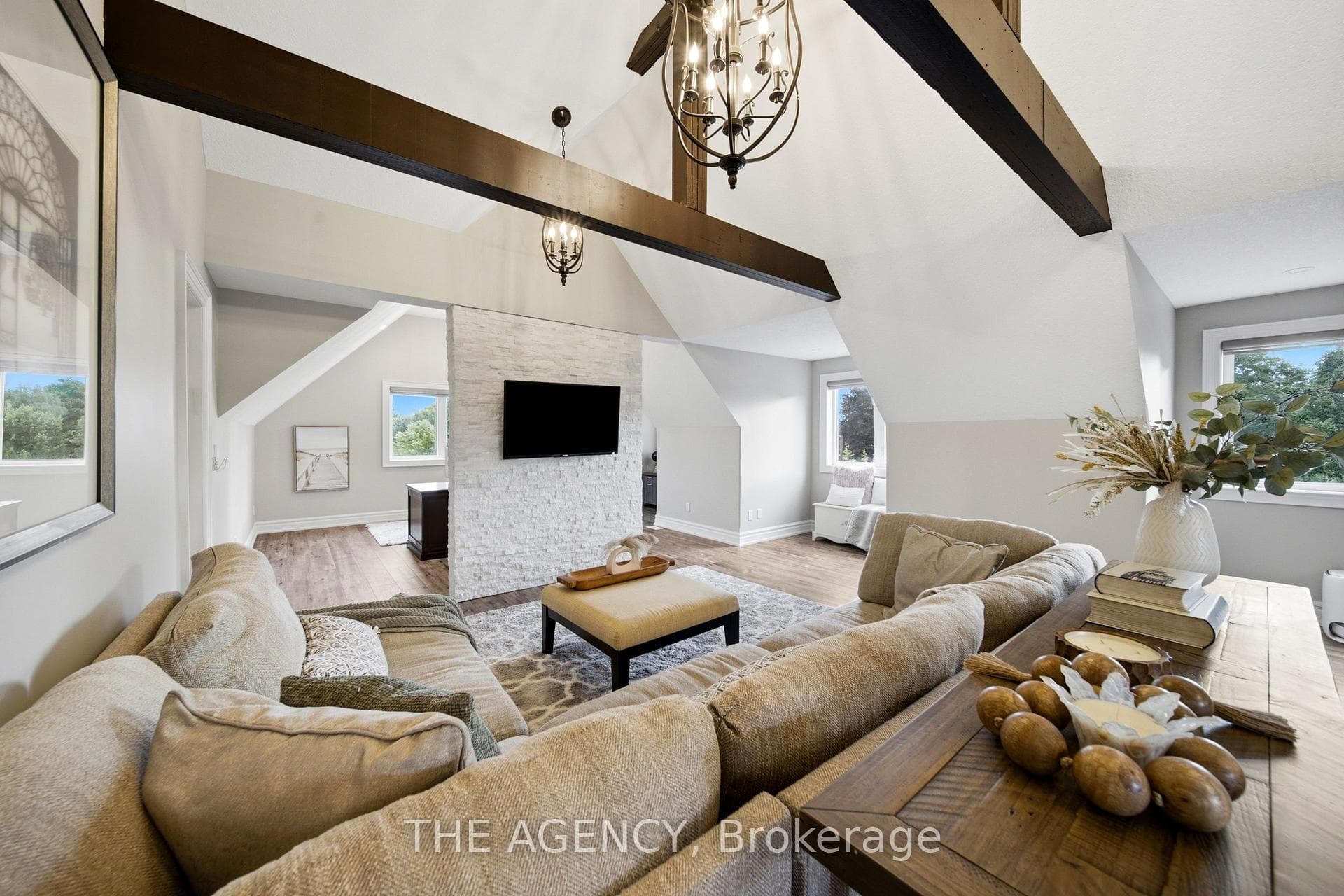 7009 Wellington Road photo 30