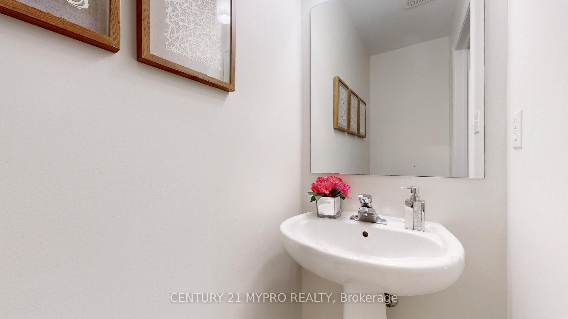 34 Ayhart Street photo 14