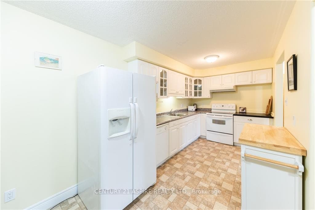 341 MATHESON Drive Unit 204 photo 8