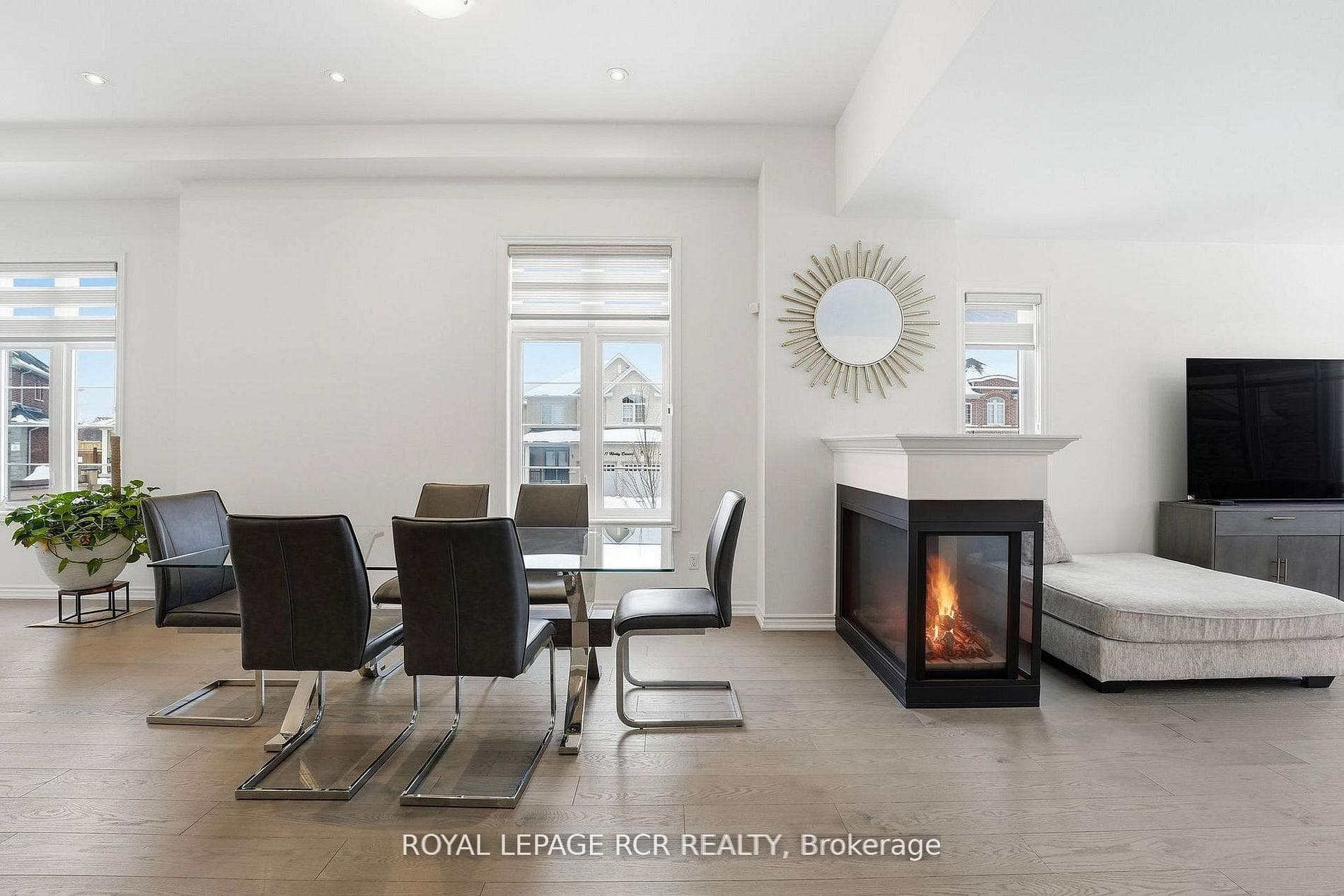 20 Morley Crescent photo 5