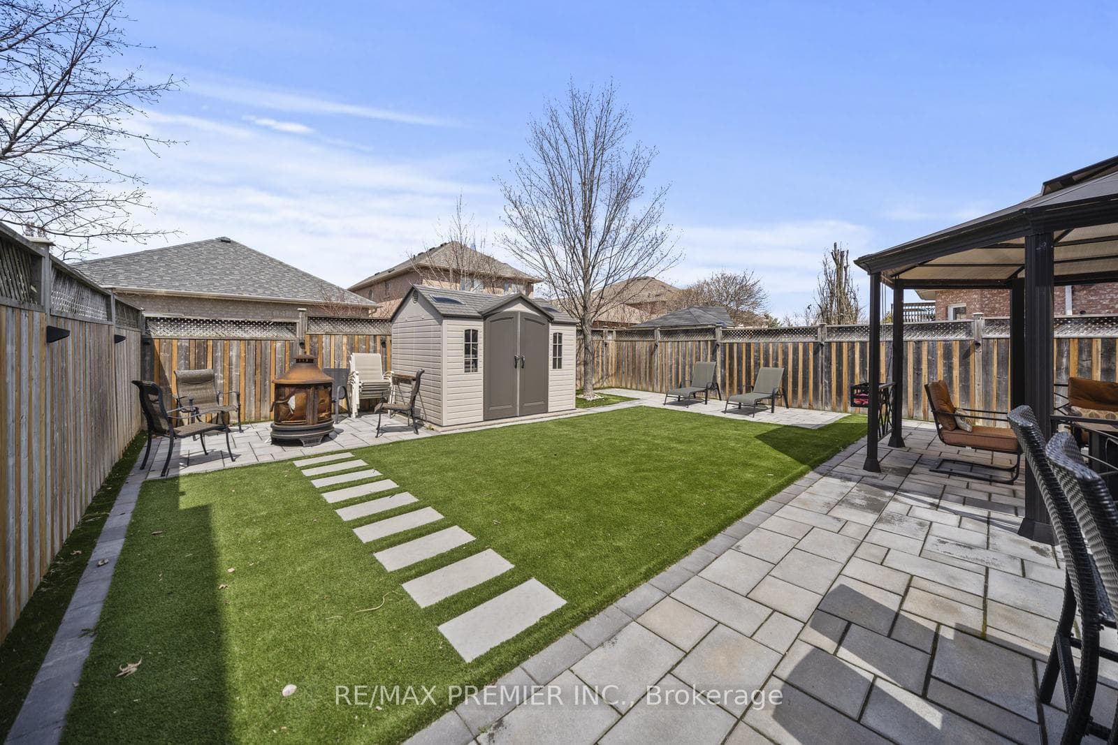 104 Monterey Road photo 38