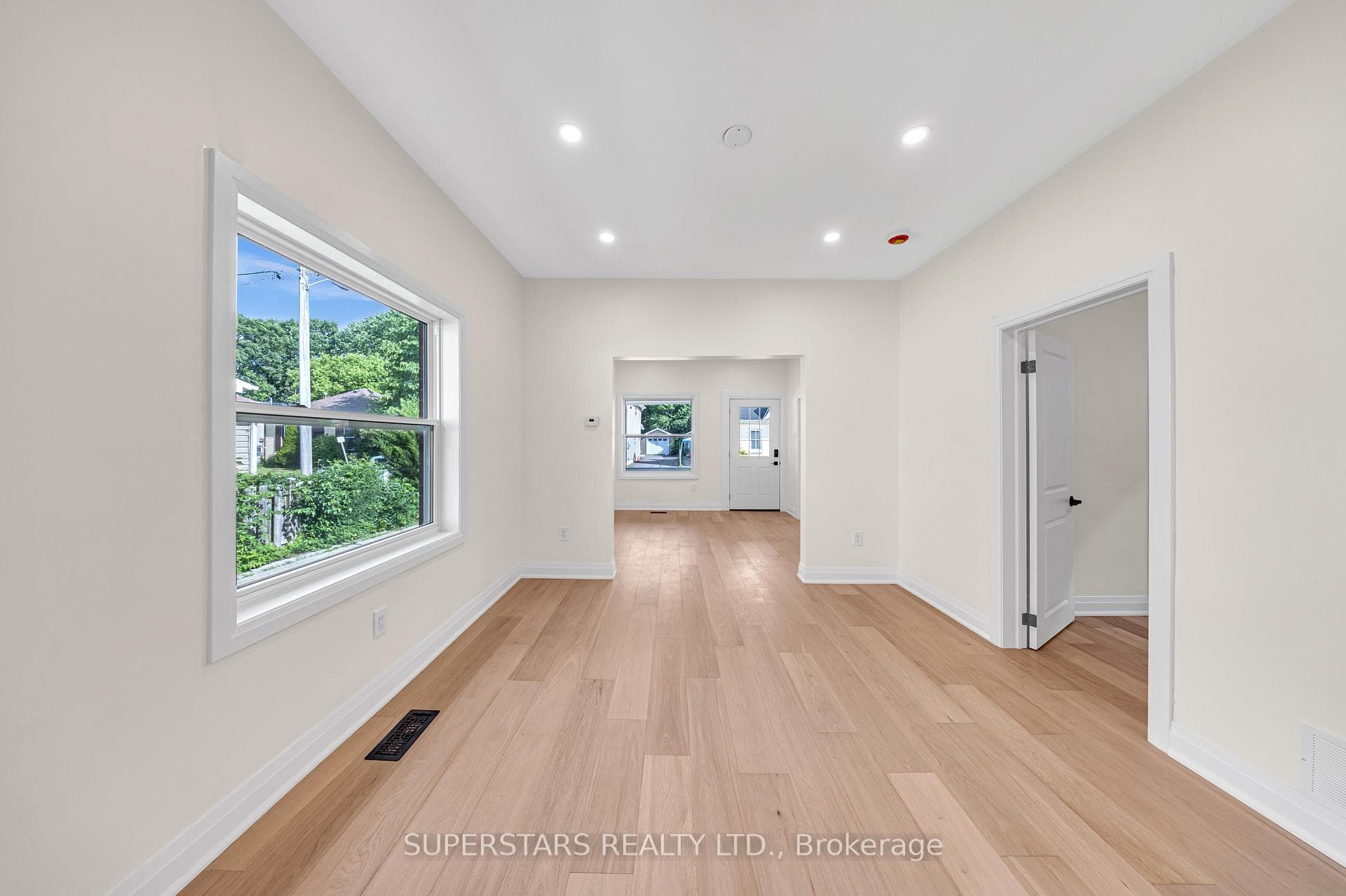 972 Dame Street photo 9