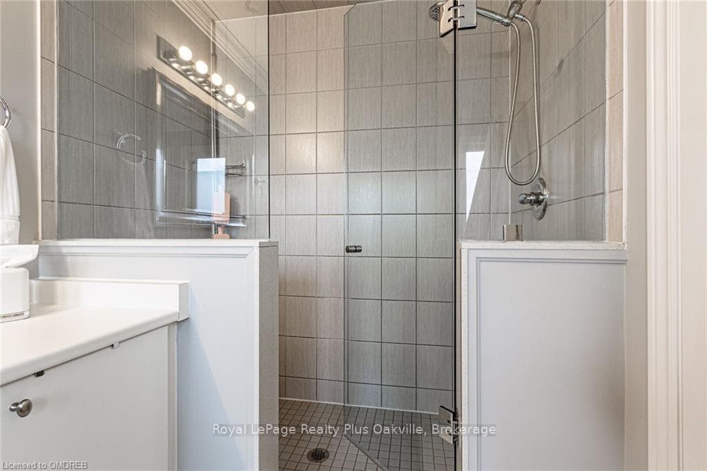 750 SUGDEN Terrace photo 22