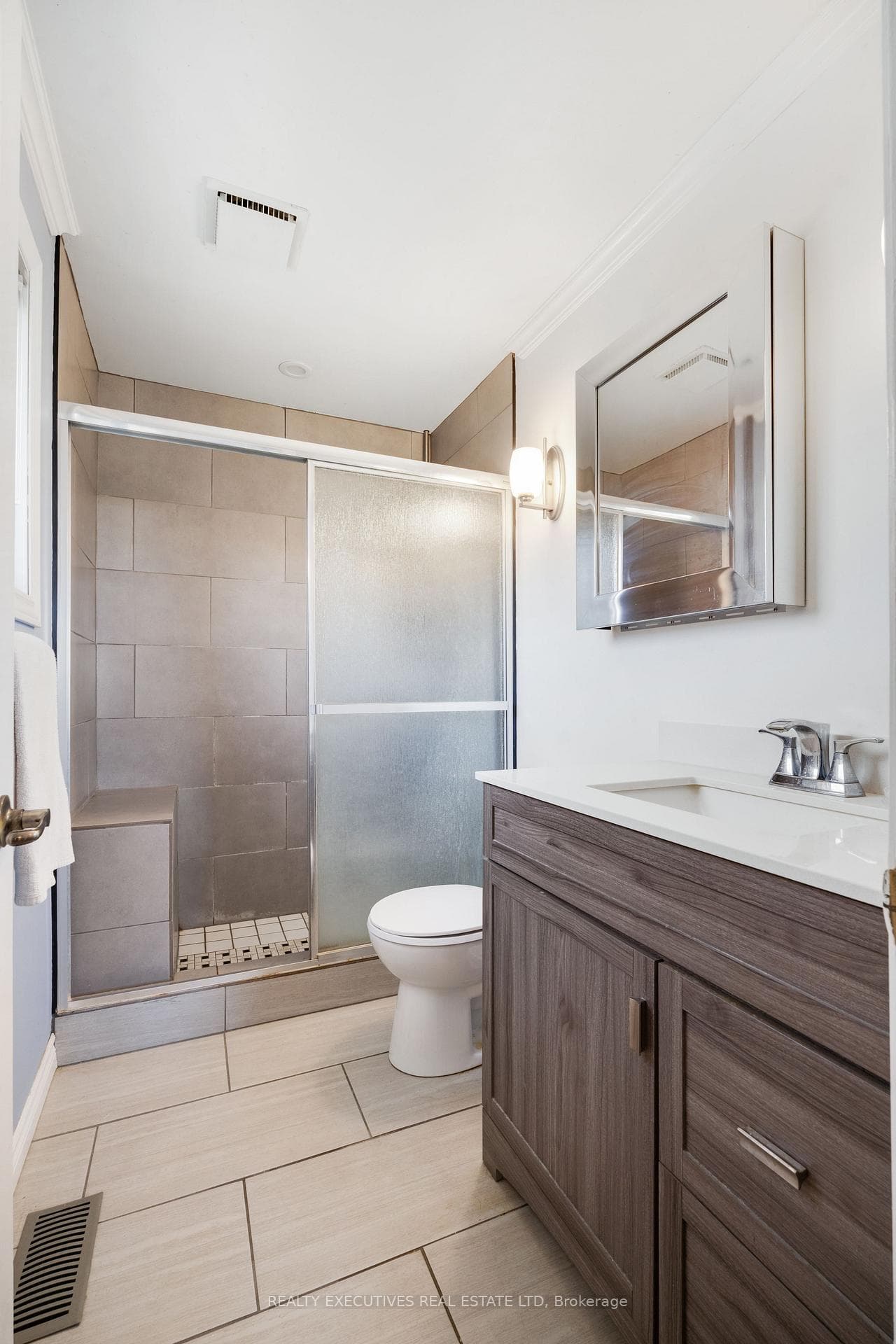 Ground Fl - Primary Bedroom Ensuite Washroom
