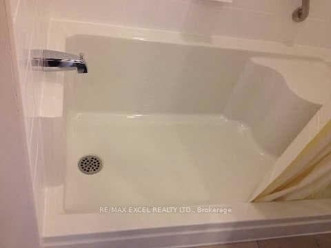 11211 Yonge Street Unit 519 photo 17