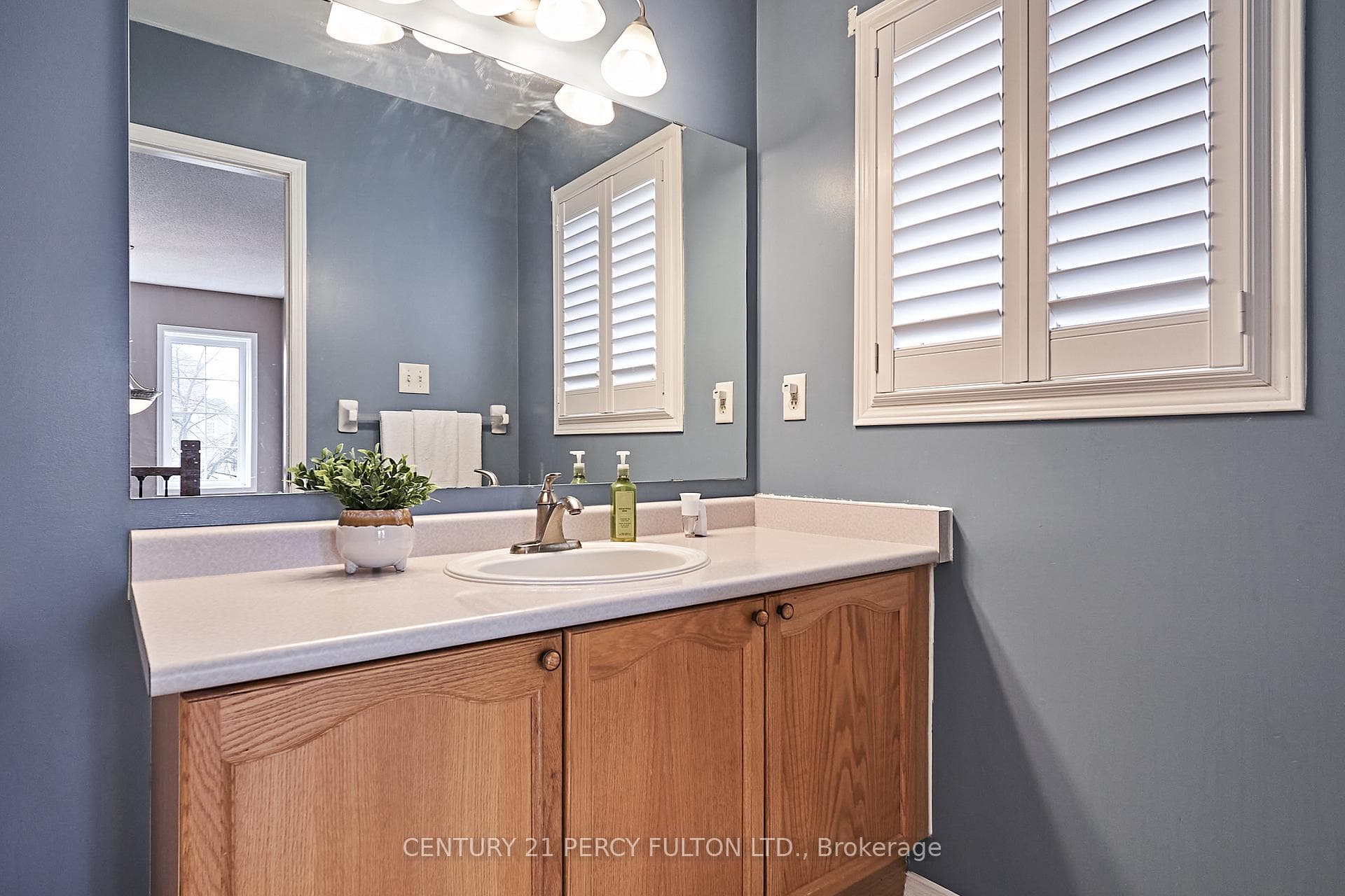 55 Warwick Avenue photo 18