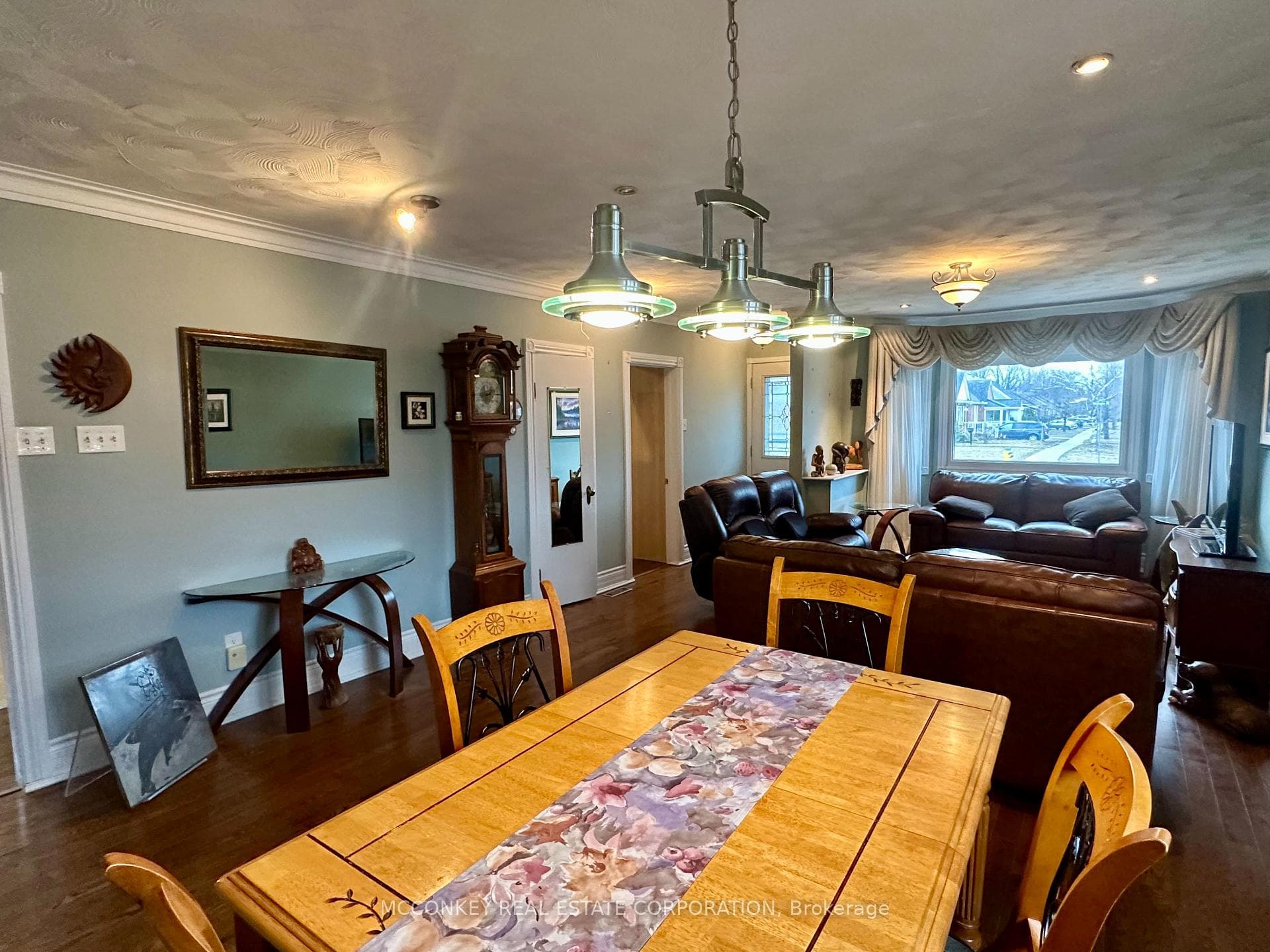 320 Mckellar Street photo 7
