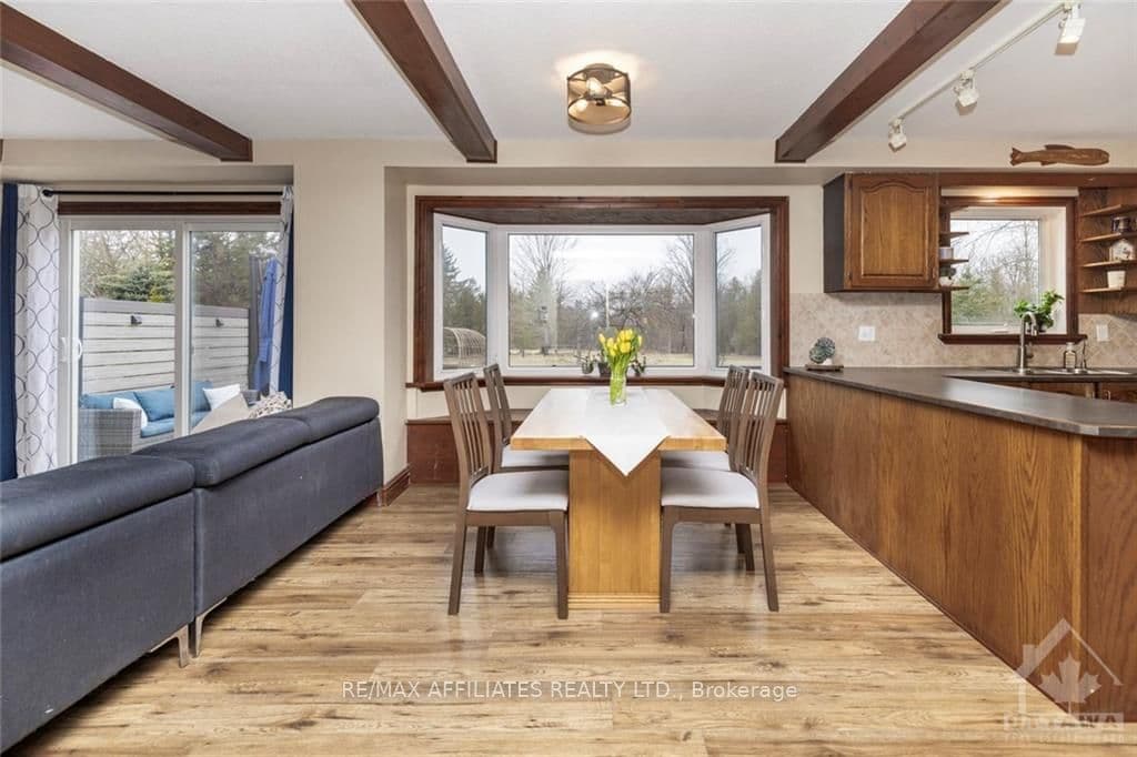 104 BARRACH Street photo 11