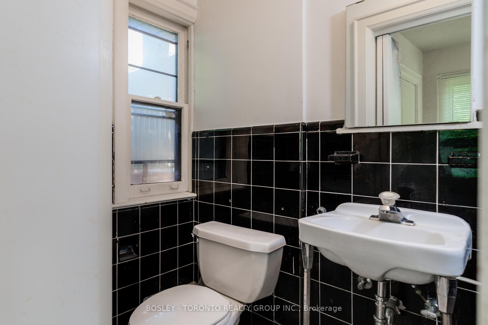 16 Duncannon Drive photo 16