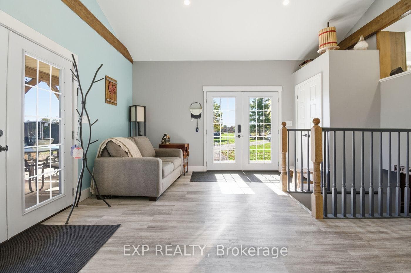 9043 Ridge Road photo 5