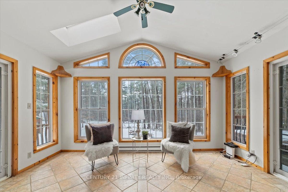 2296 Boundary Road photo 14