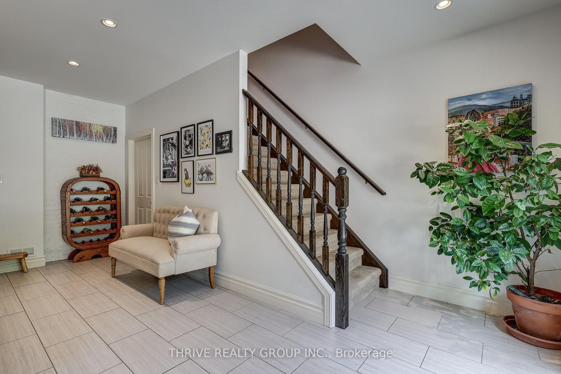 866 William Street photo 26