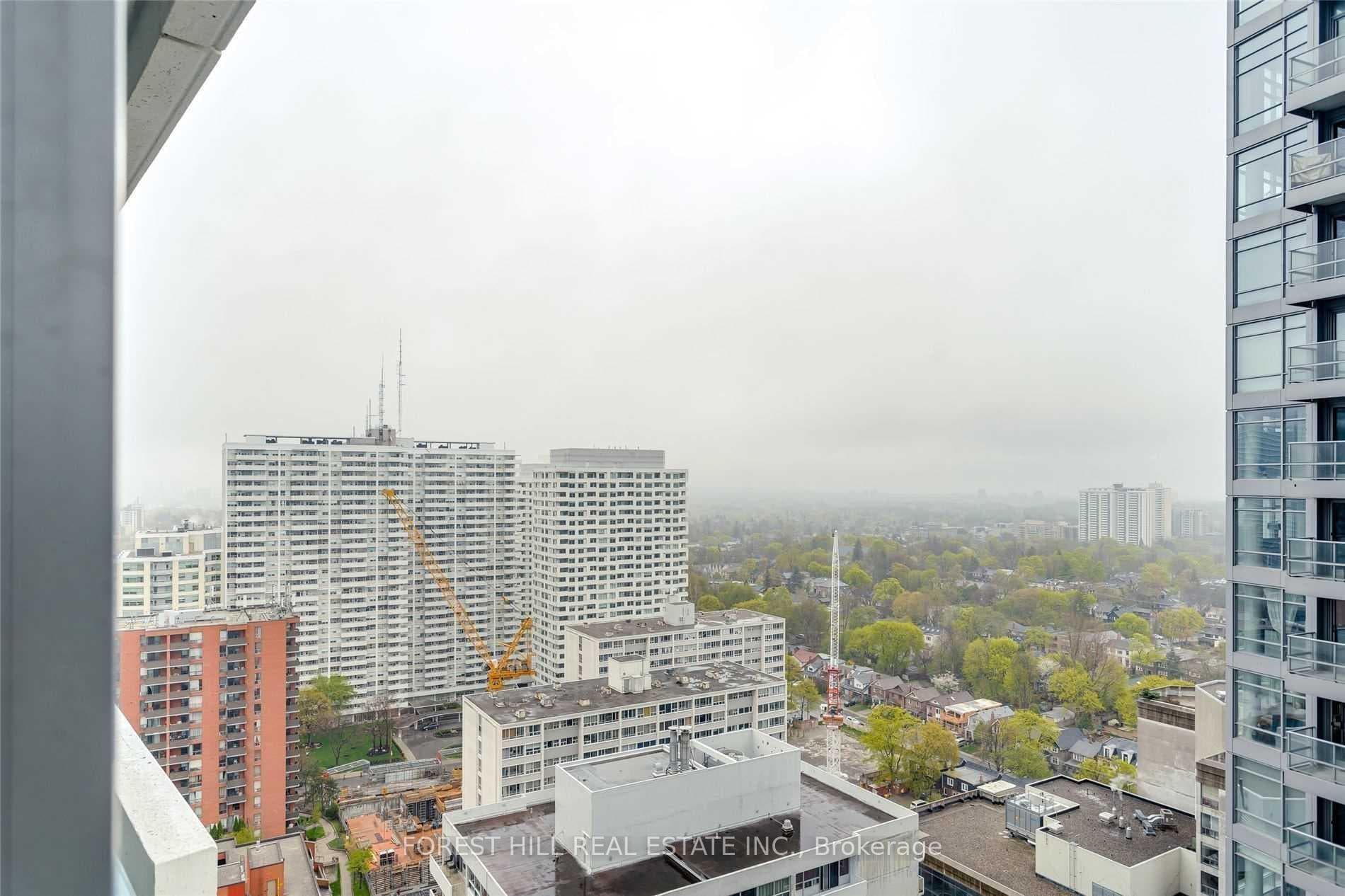 2221 Yonge Street Unit 5705 photo 12