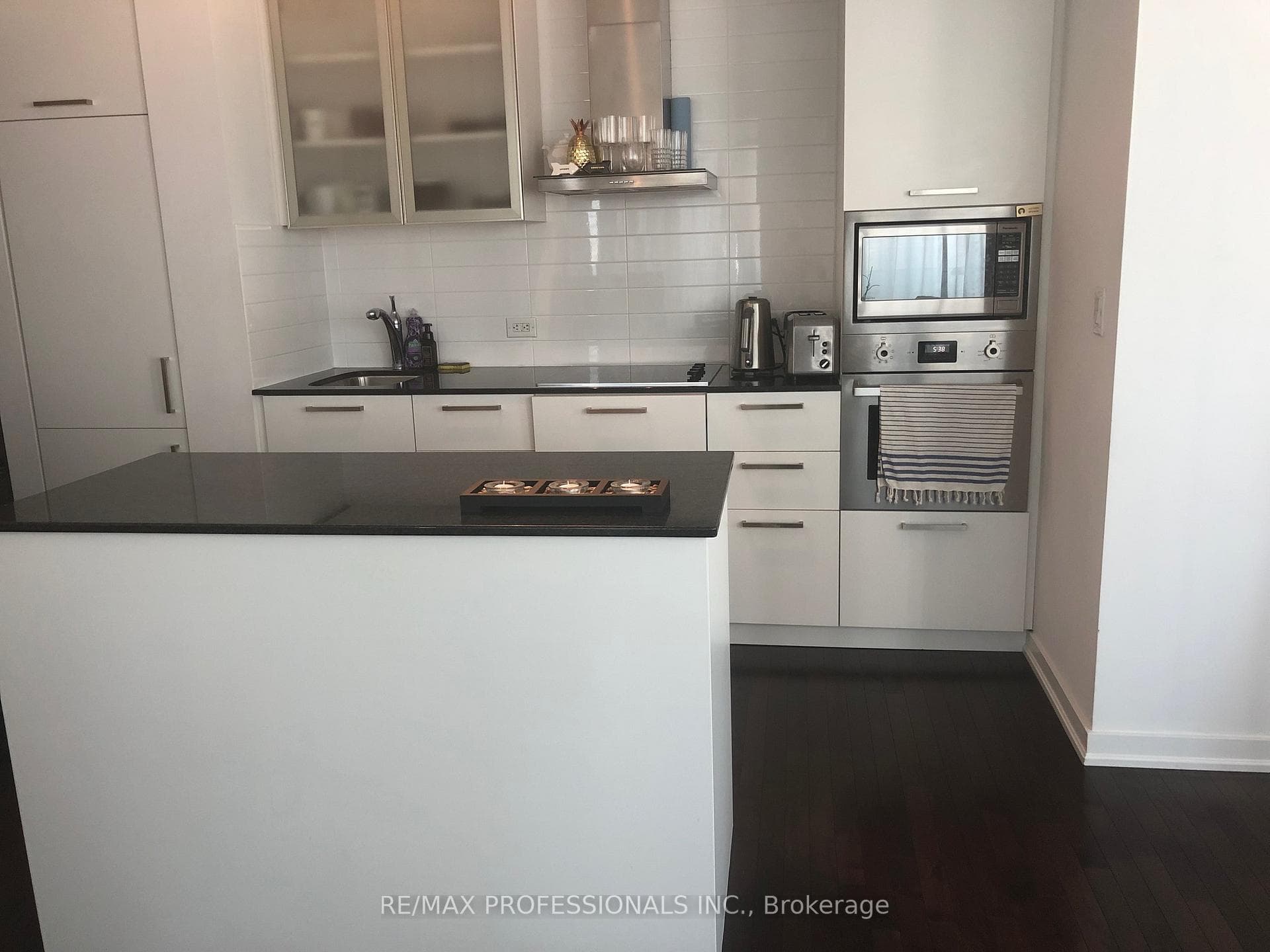 12 York Street Unit 402 photo 3