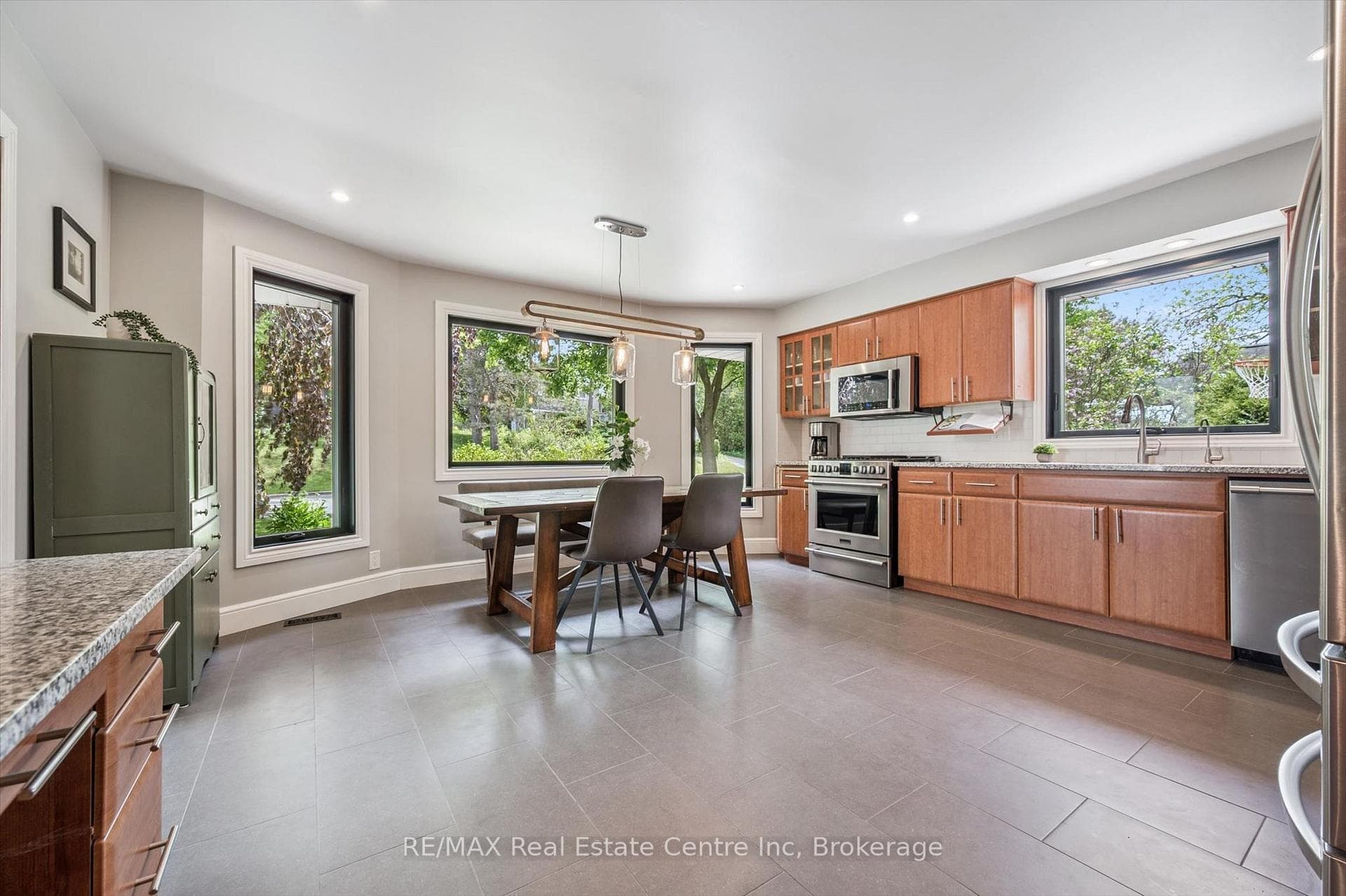 11 Floral Drive photo 9