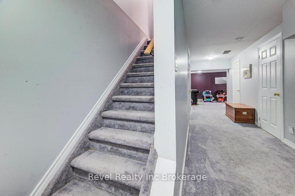 733 Southwood Way photo 21