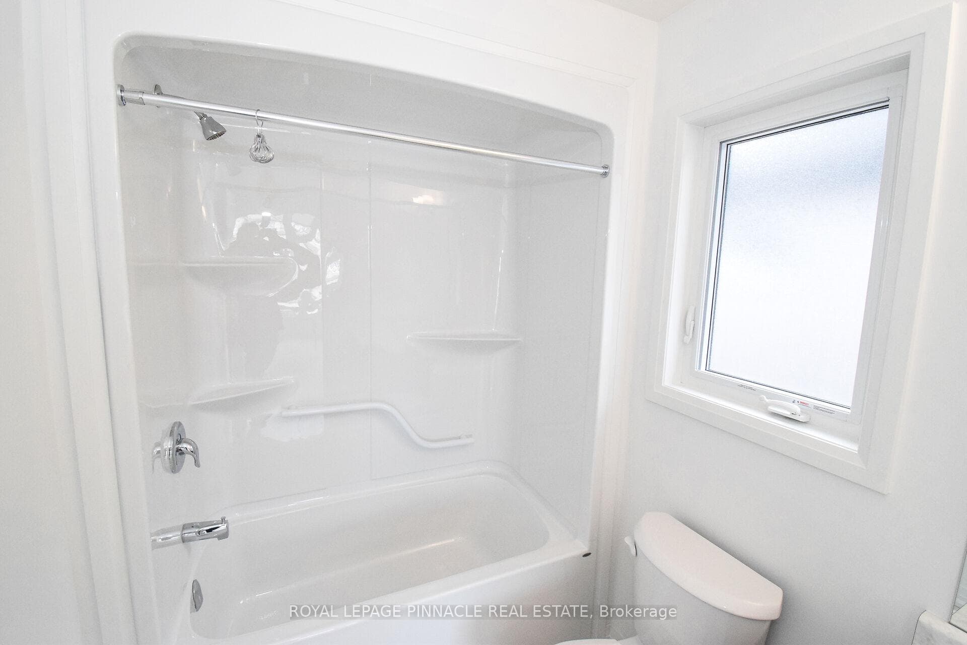 96 Acacia Road photo 39