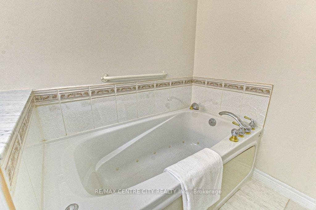 5 ELIZABETH Street photo 21