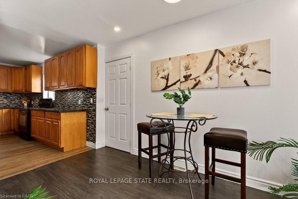 163 Hope Avenue photo 9