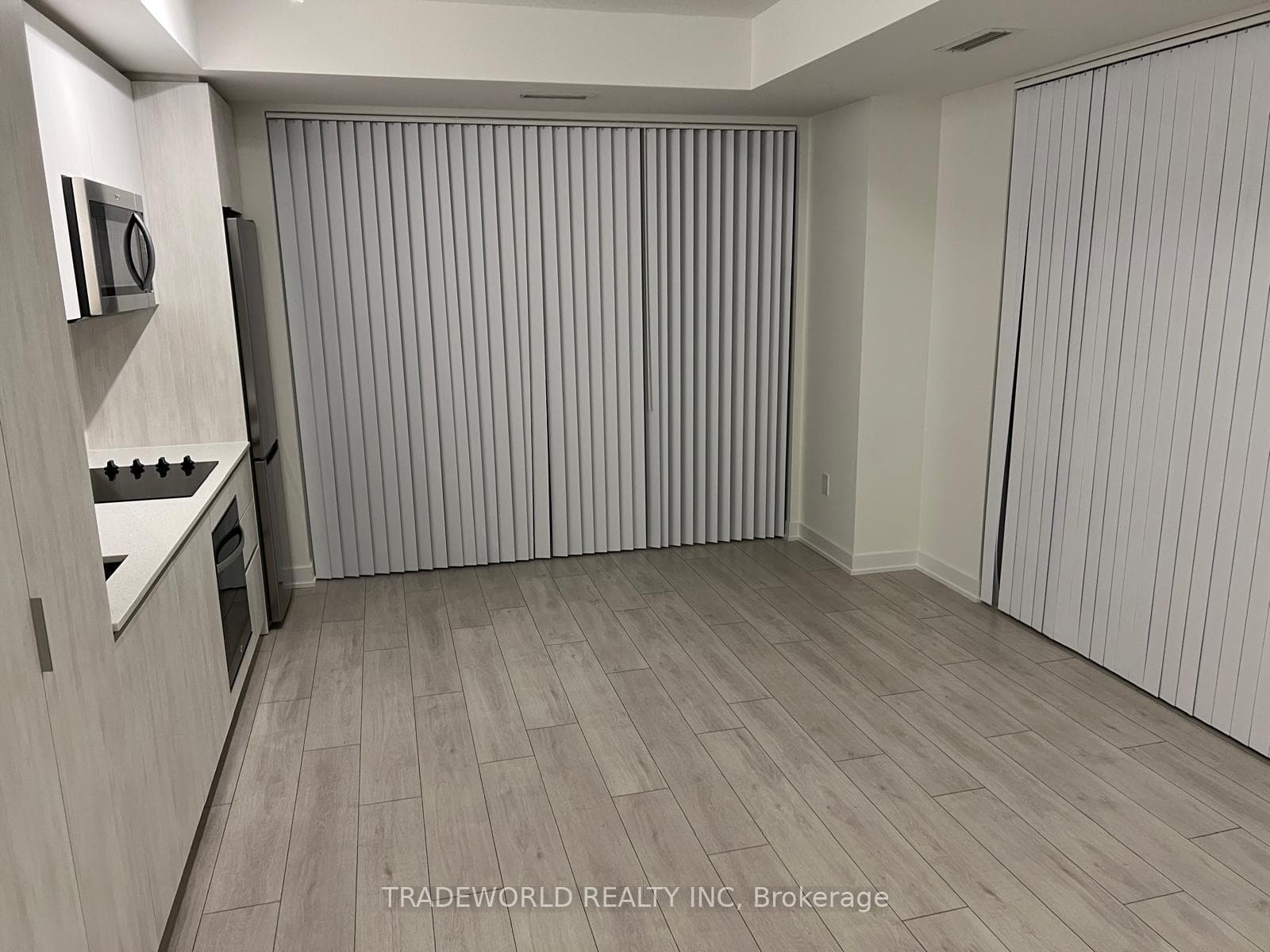 5858 Yonge Street Unit 519 photo 4