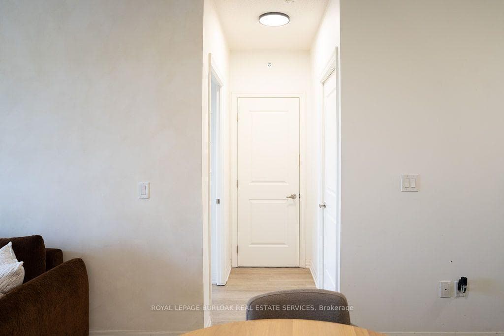 560 North Service Road Unit 610 photo 10