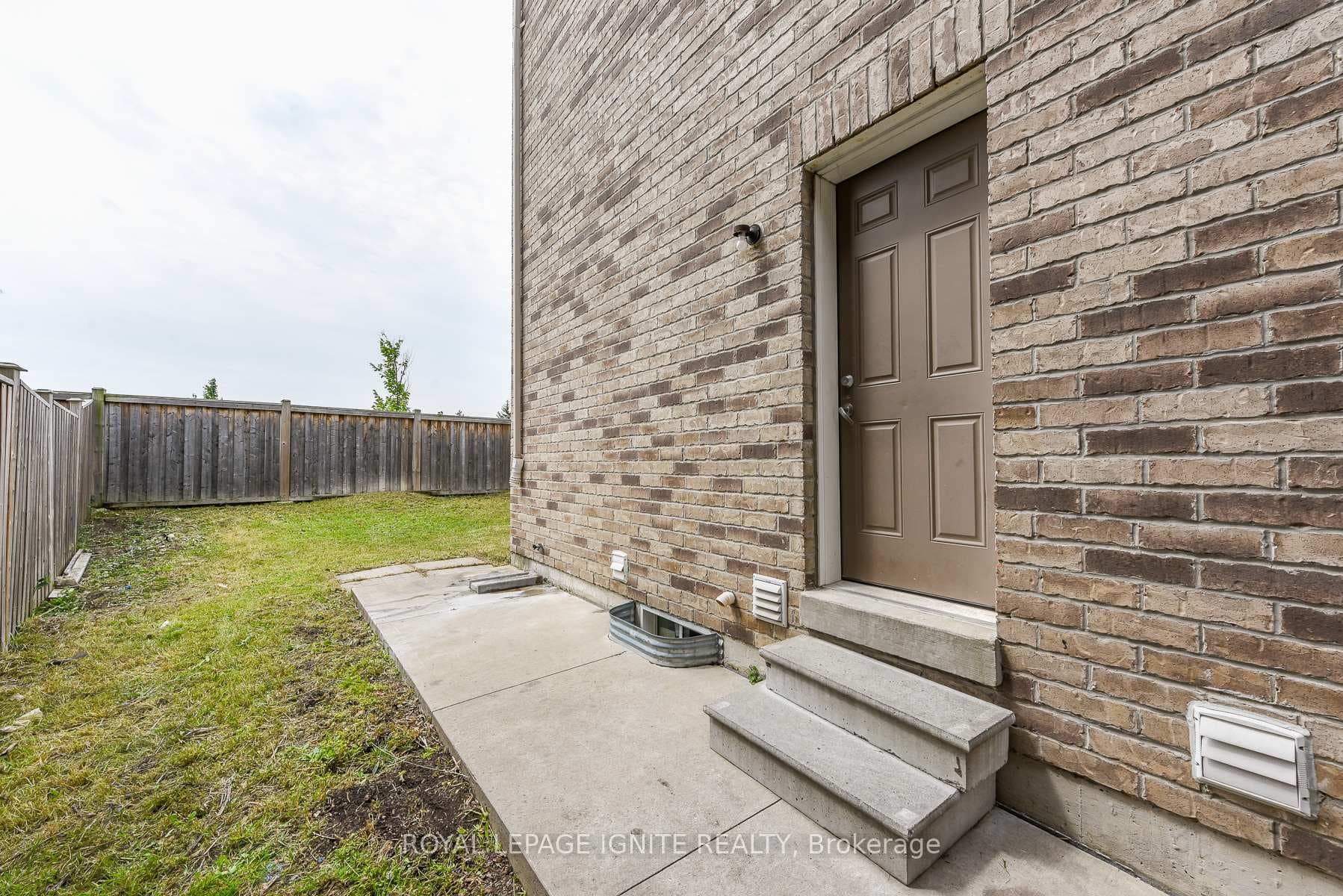52 Harpreet Circle photo 4