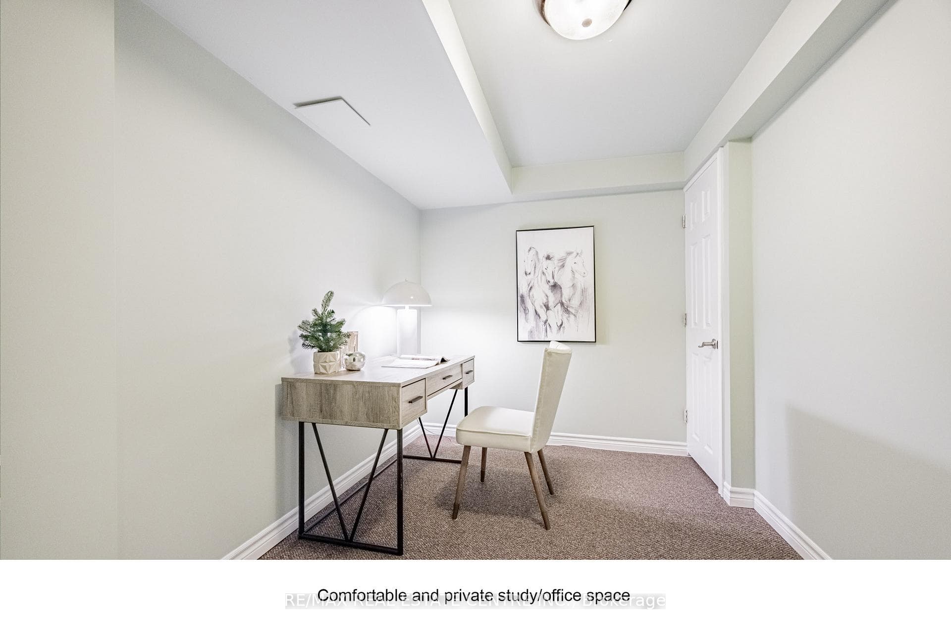1361 Costigan Road photo 27