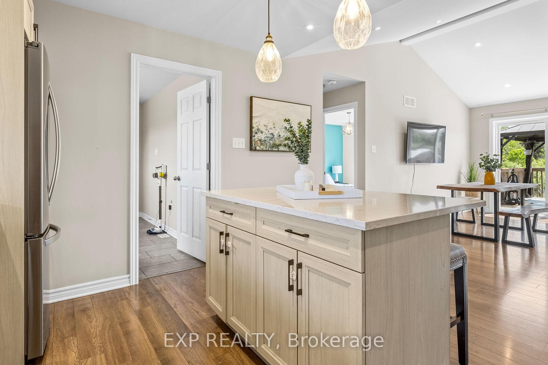 4153 Roger Stevens Drive photo 14