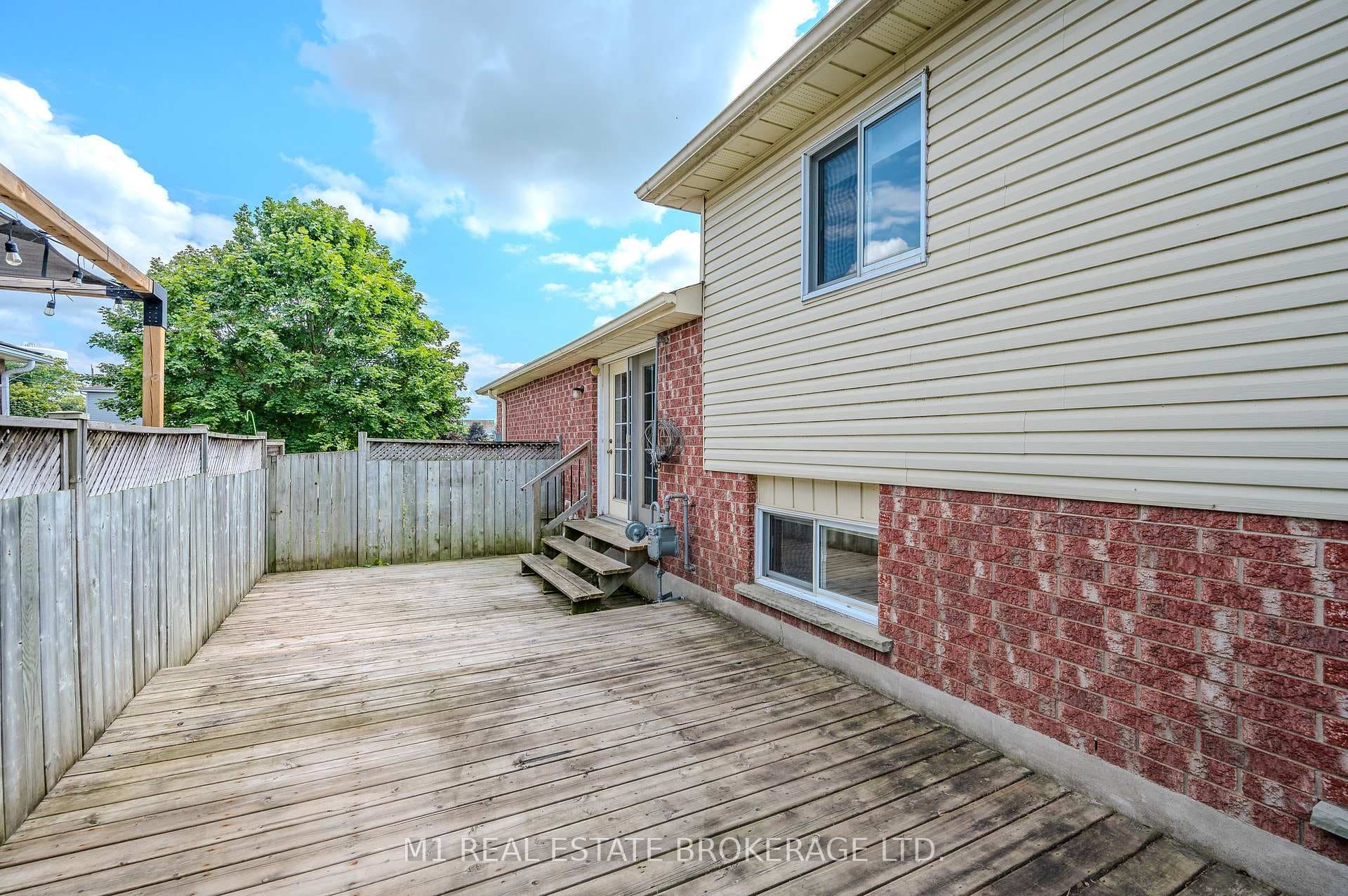 484 Millburn Boulevard photo 30
