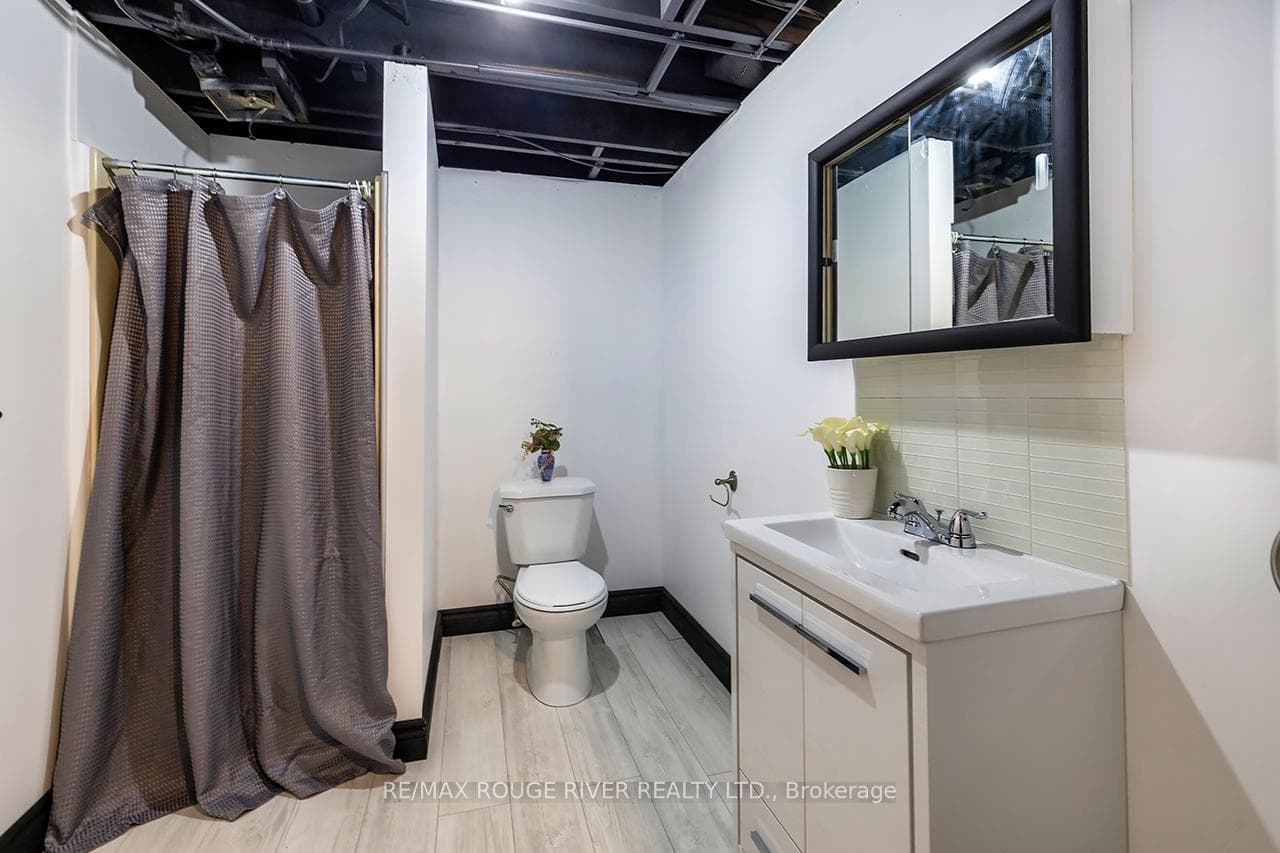 612 Prestwick Drive photo 32