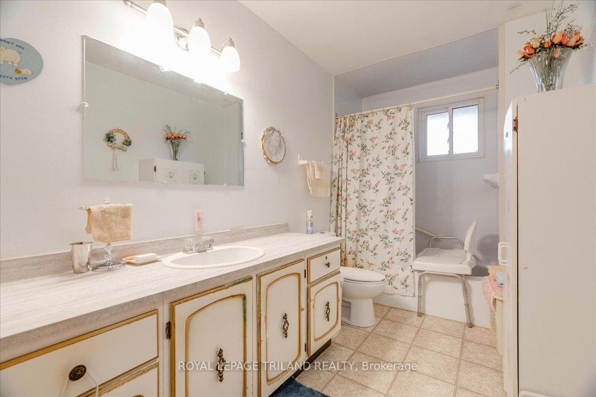 22827 Mayfair Road photo 12
