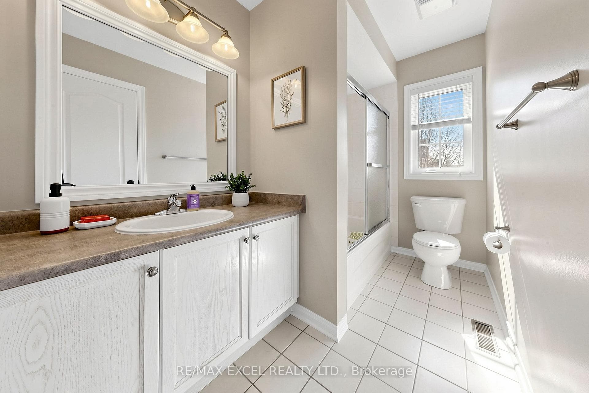 9 Evaridge Drive photo 40