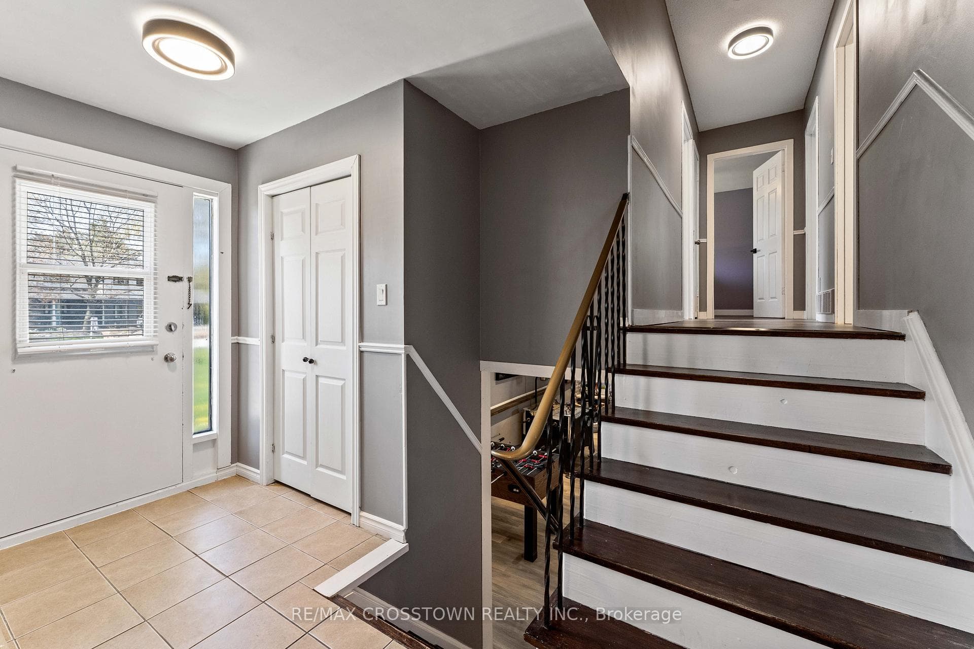 204 Camilla Crescent photo 3