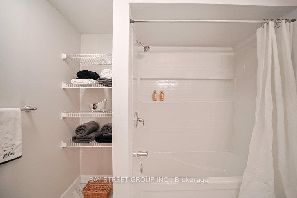 2200 Glenwood School Drive Unit 28 photo 34