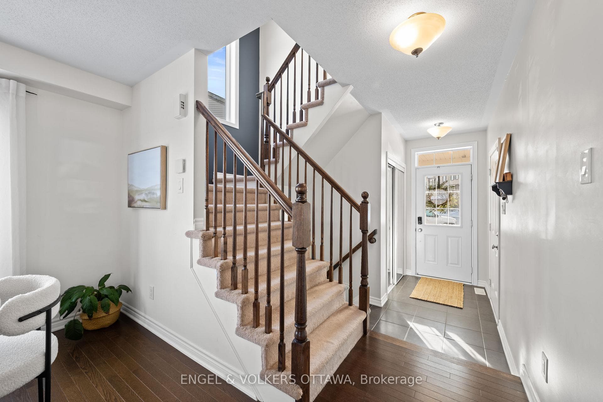 719 Maloja Way photo 21