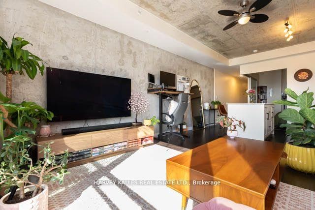 205 Manning Avenue Unit 306 photo 4