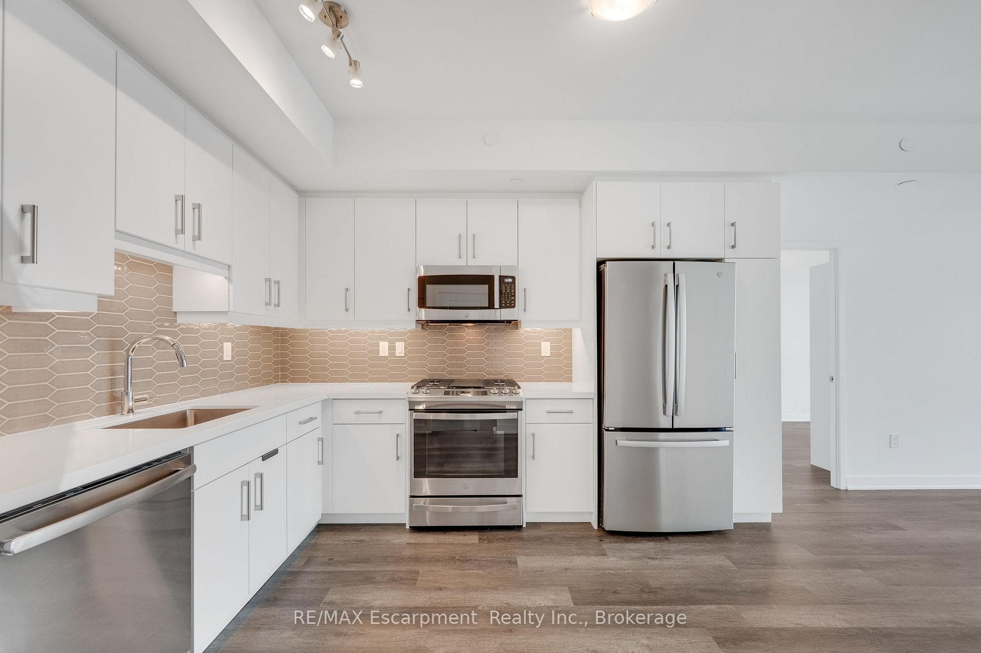 2007 James Street Unit 704 photo 7
