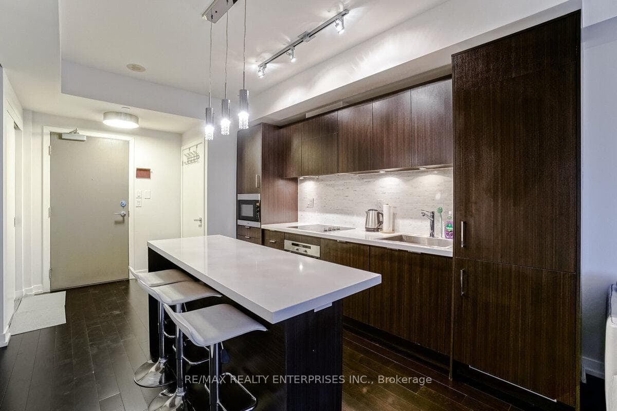 21 Widmer Street Unit 2612 photo 2