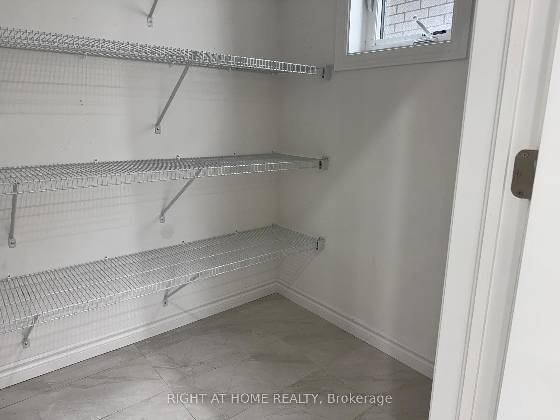 110 DAUGAARD Avenue photo 45