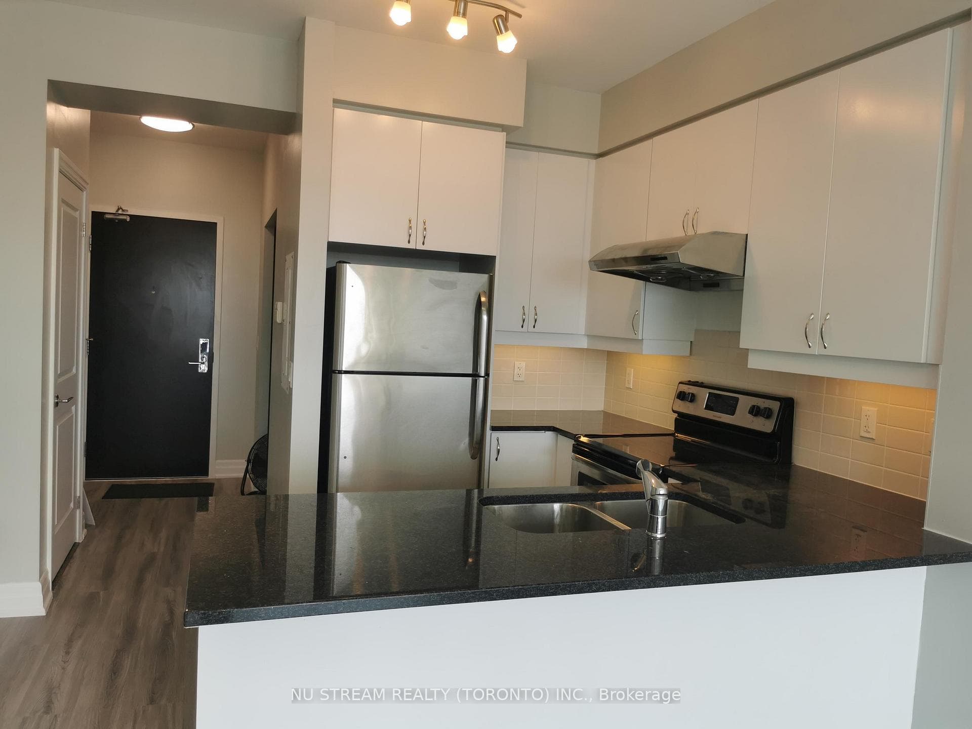 8110 Birchmount Road Unit 605E photo 9