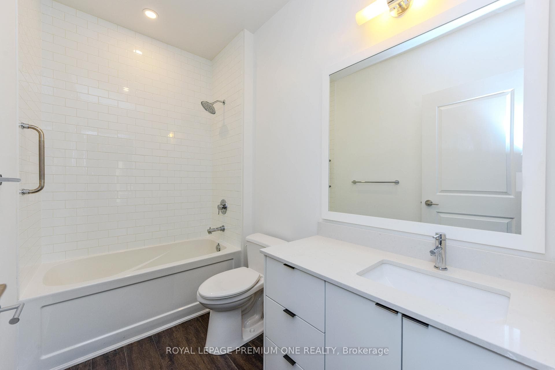 571 Prince Edward Drive Unit 512 photo 29