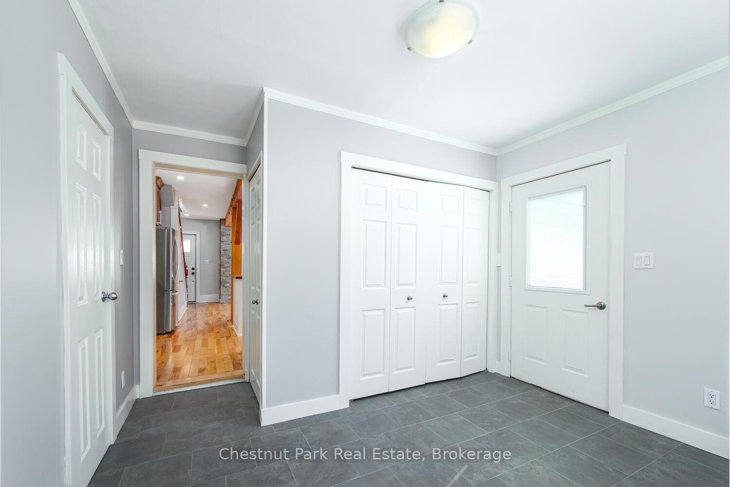 Access to side deck