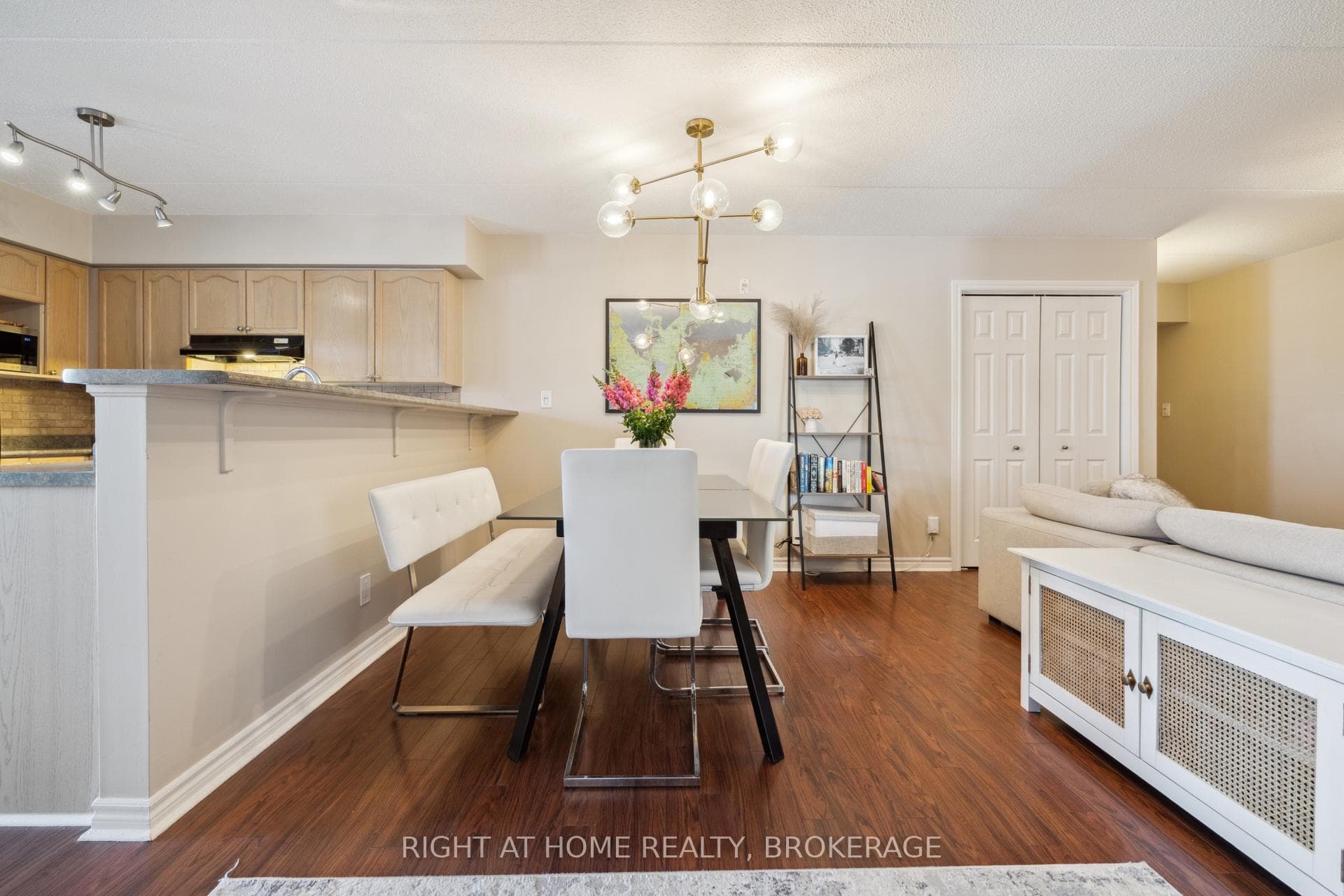 1460 Bishops Gate Unit 202 photo 11