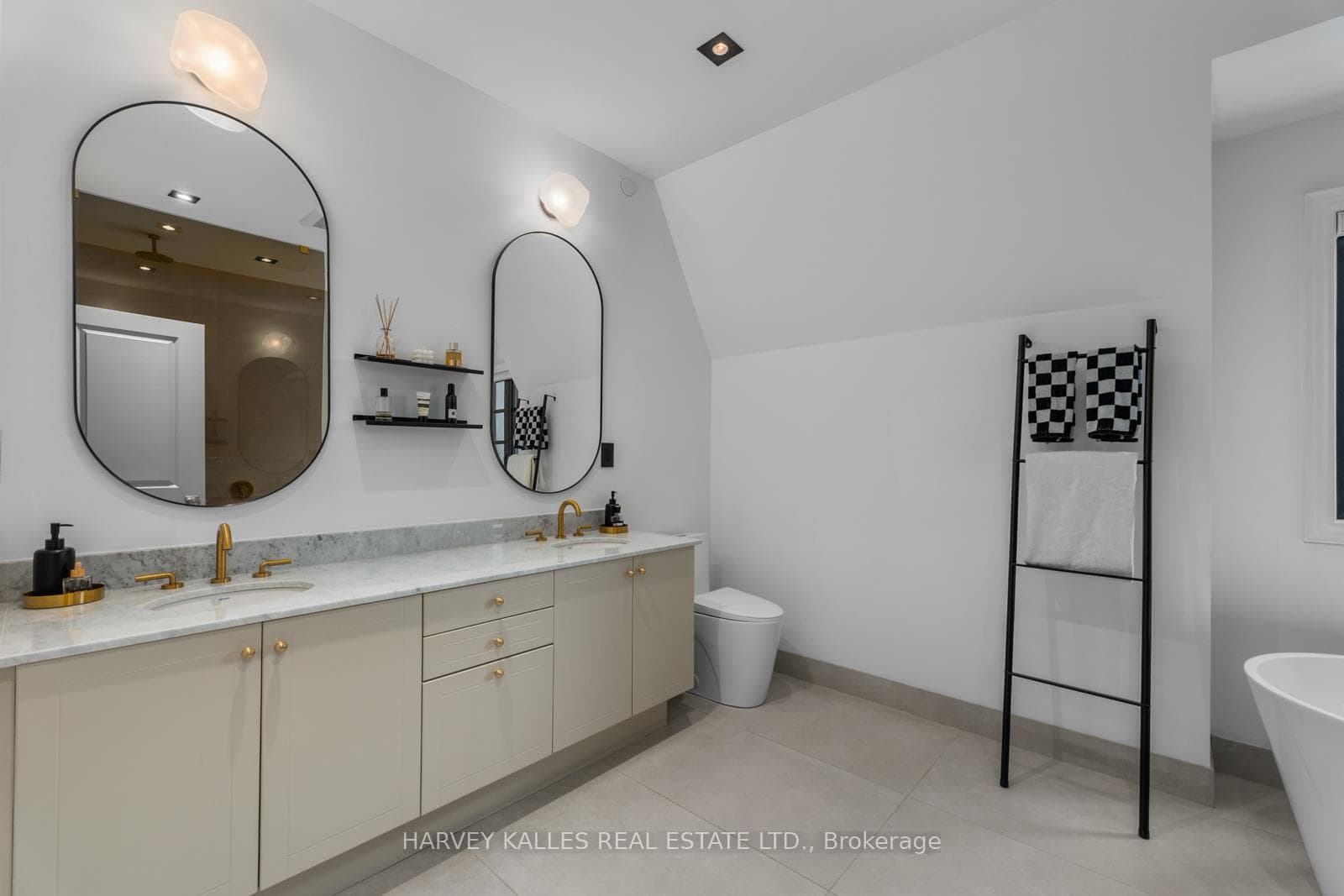 80 Daisy Avenue Unit 20 photo 24